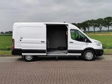 Перевозчик Фургон Ford Transit в Antwerpen Бельгия